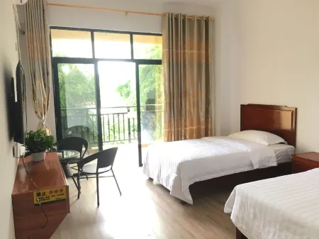 Ledong haiJiashun Hotel Отели рядом с достопримечательностью «Yinggehai Salt Flats»