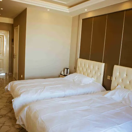 Yijia Hotel