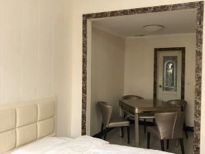 Xiantao Landlord Hotel