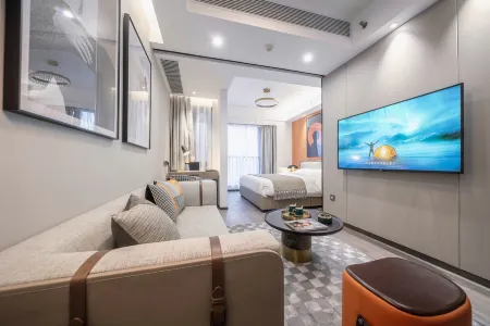 Time ONE International Apartment (Shenzhen Huaqiangbei Branch)