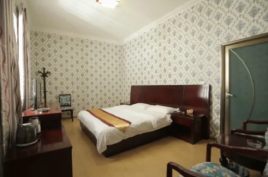 Xiangyun Junyue Hotel
