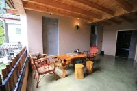 Wuyuan Shiwai Liyuan Good Morning Sun Moonju Lake View Inn