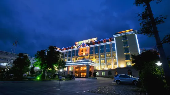 Shiwai Taoyuan Hotel