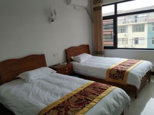 Huangmei Konglong Express Business Hotel