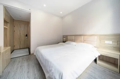 Qianxin Holiday Hotel (Shanghai Jing'an Darongcheng Branch) فنادق في 