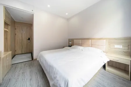 Qianxin Holiday Hotel (Shanghai Jing'an Darongcheng Branch)