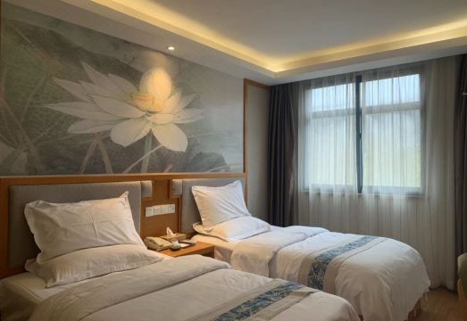 5. 라이쓰리 호텔..