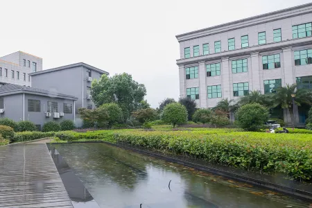 Liuyiju International Hotel Yongfeng Отели рядом с достопримечательностью «Enjiang Ancient City»