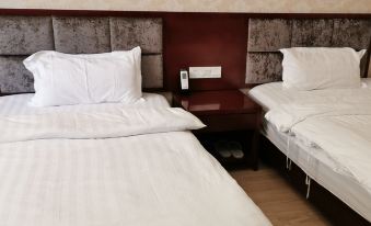 Dexing Qiantai Business Hotel
