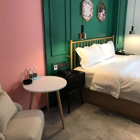 Berry Light Luxury Hotel
