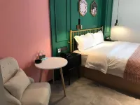 Berry Light Luxury Hotel