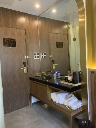 Jitai Yixuan Hotel (Shanghai People's Square Station Branch)