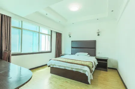 Weining Fuhong Business Hotel