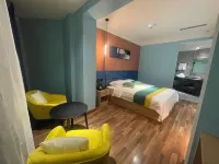 Lanting Senjing Hotel (Lanzhou University of Finance and Economics Heping Campus Shop) - parking