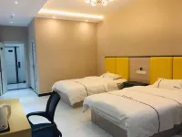 Liping Xiaoxiang Business Hotel