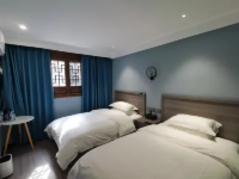 Longing Inn (Luohe Ancient Town Scenic Area) Hotels in Xunyang