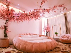 Yiqianlingyiye Fashion Theme Hotel