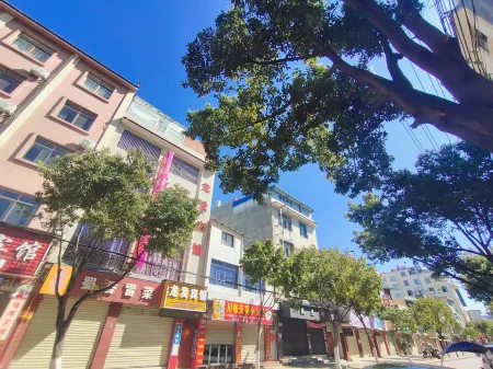 Dayao Jinhui Hotel Отели рядом с достопримечательностью «Gymnasium»