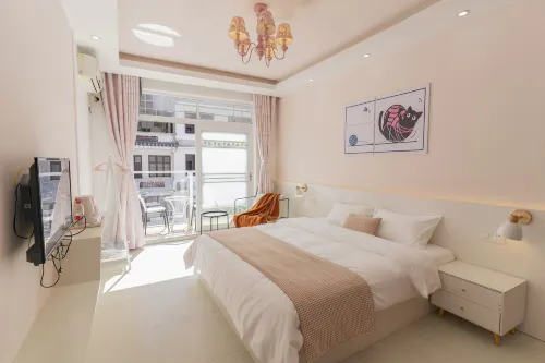 Cute Cat Theme Hotel (Yangshuo West Street Branch)