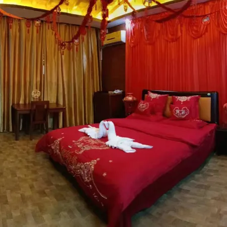Tongchuan Ancient Yun Tongguan Qishi Culture Hotel