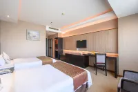Sunny Holiday Hotel
