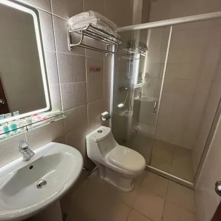 Kings Hotel (Diwang Plaza Wuyi University Branch)
