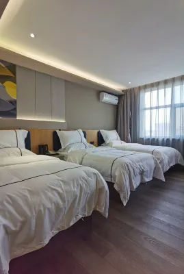 Pebble Hotel (Lan County Xiangyang East Road) - parking