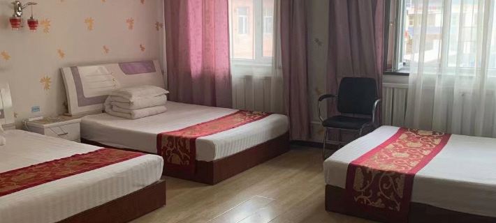 Golden Coast Hotel Hotele w: Tumen