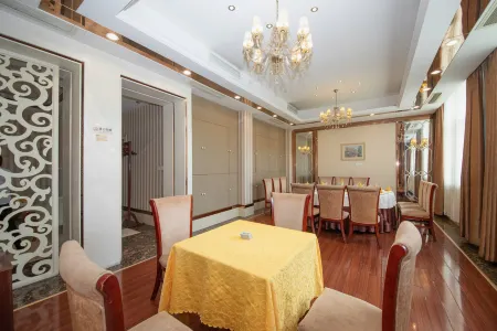 Jiangdu Hotel Отели рядом с достопримечательностью «Longchuan Square»