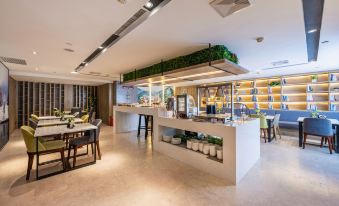 Atour Hotel (Hanzhong High speed rail station) - Housity