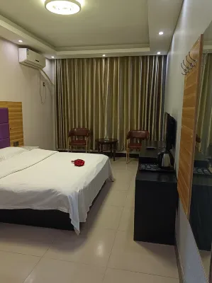 Xinzheng Huatai Express Hotel Hotels near College of Information & Business, Zhongyuan University of Technology