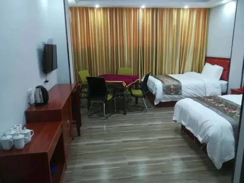 Wanzai Haolong Business Hotel