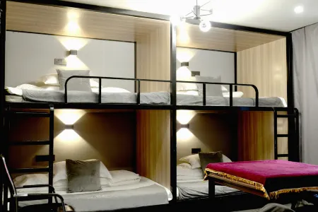 Chibi Mengxingzhe Electric Gaming Apartment Отели рядом с достопримечательностью «Lushui Lake Scenic Spot»