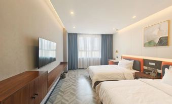 Jianghong Hotel (Korla Railway Station 218 National Road)