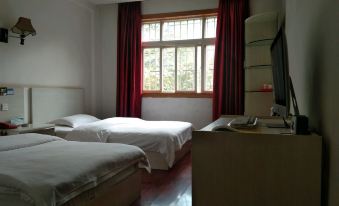 Xuanwei Shenghui Business Hotel