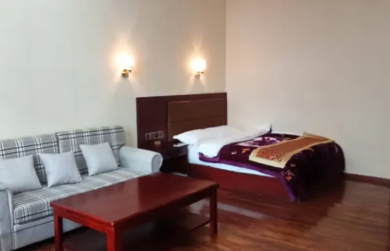 謝通門謝雄朗泉酒店