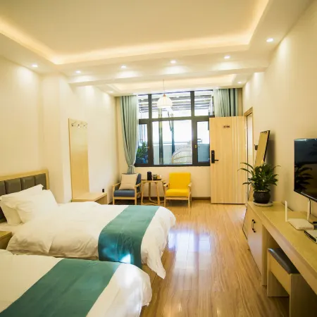 Changning Yijin Resort Hotel