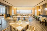 Urumqi High Speed Railway Station Jingkai Wanda Atour Hotel