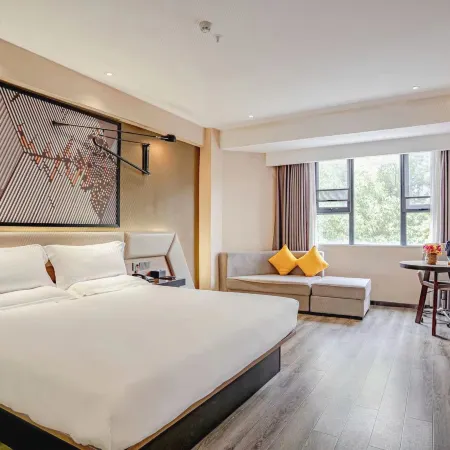 U Hotel (Beihai Golden Beach Old Street Underwater World Store)