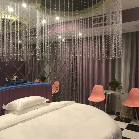 Cangxi Moonlight Impression Themed Business Hotel