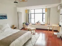 Quzhu City Homestay (Shiyan Wanda Plaza Branch)
