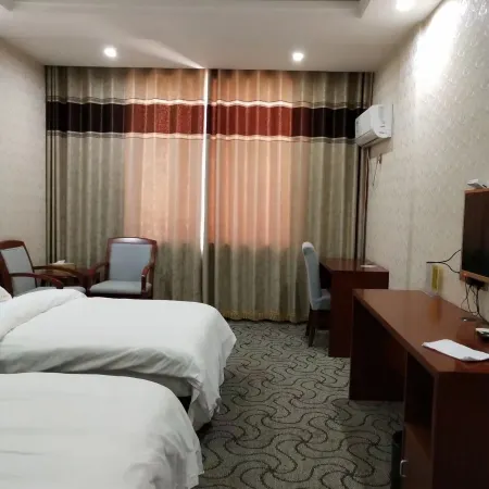 Yifeng Hongteng Business Hotel