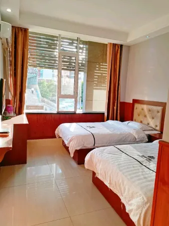 Xinhua Hotel (Lvliang Railway Station Lvliang College)