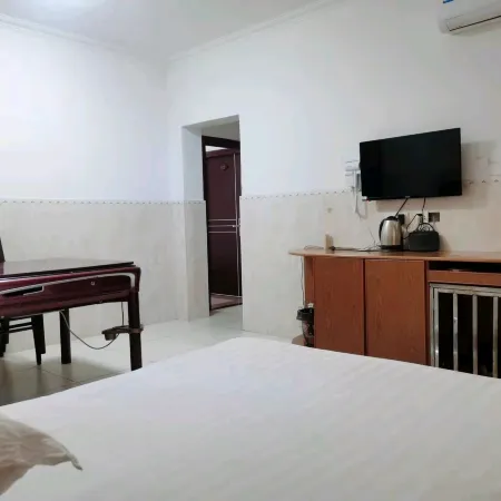 Nancheng Traffic Business Hotel