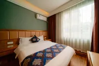 Aijie Business Hotel (High Speed Railway Station Monument)