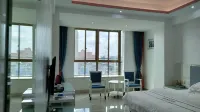 Lingao Ruoya Business Hotel
