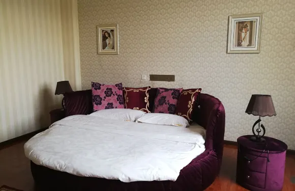 易門紅楓假日酒店