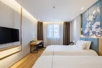 Magnotel Hotel Hotels near Taiqing Palace