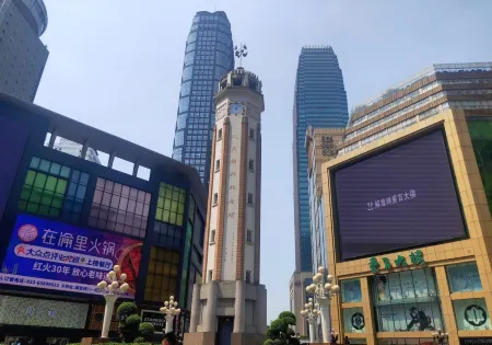 Mehood Lestie Hotel (Chongqing Yuzhong Liangkou Subway Station Branch)) Отели рядом с достопримечательностью «Tieshan Square»
