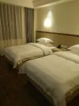 Nanzhang Jinzhong Xiangqing Holiday Hotel - parcheggio